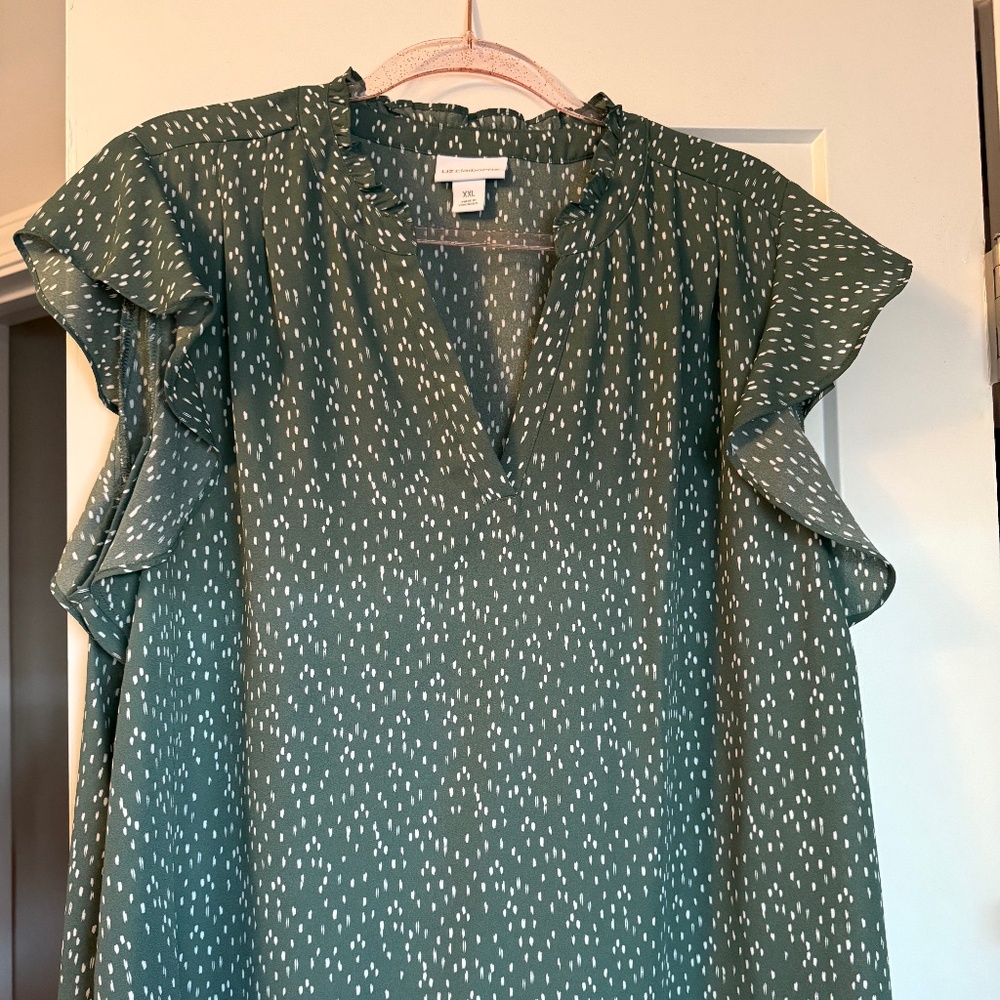New Liz Claiborne Green Top